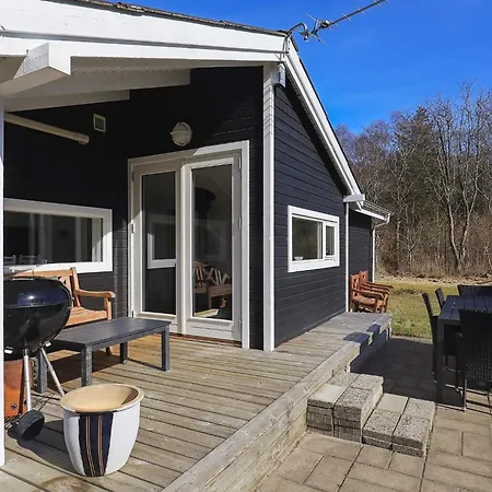 Tranquil Retreat In Rabjerg - By Traum Ålbæk